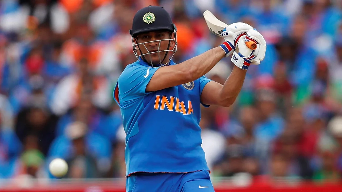 Fan in Kolkata dies of heart attack after Dhoni gets run out