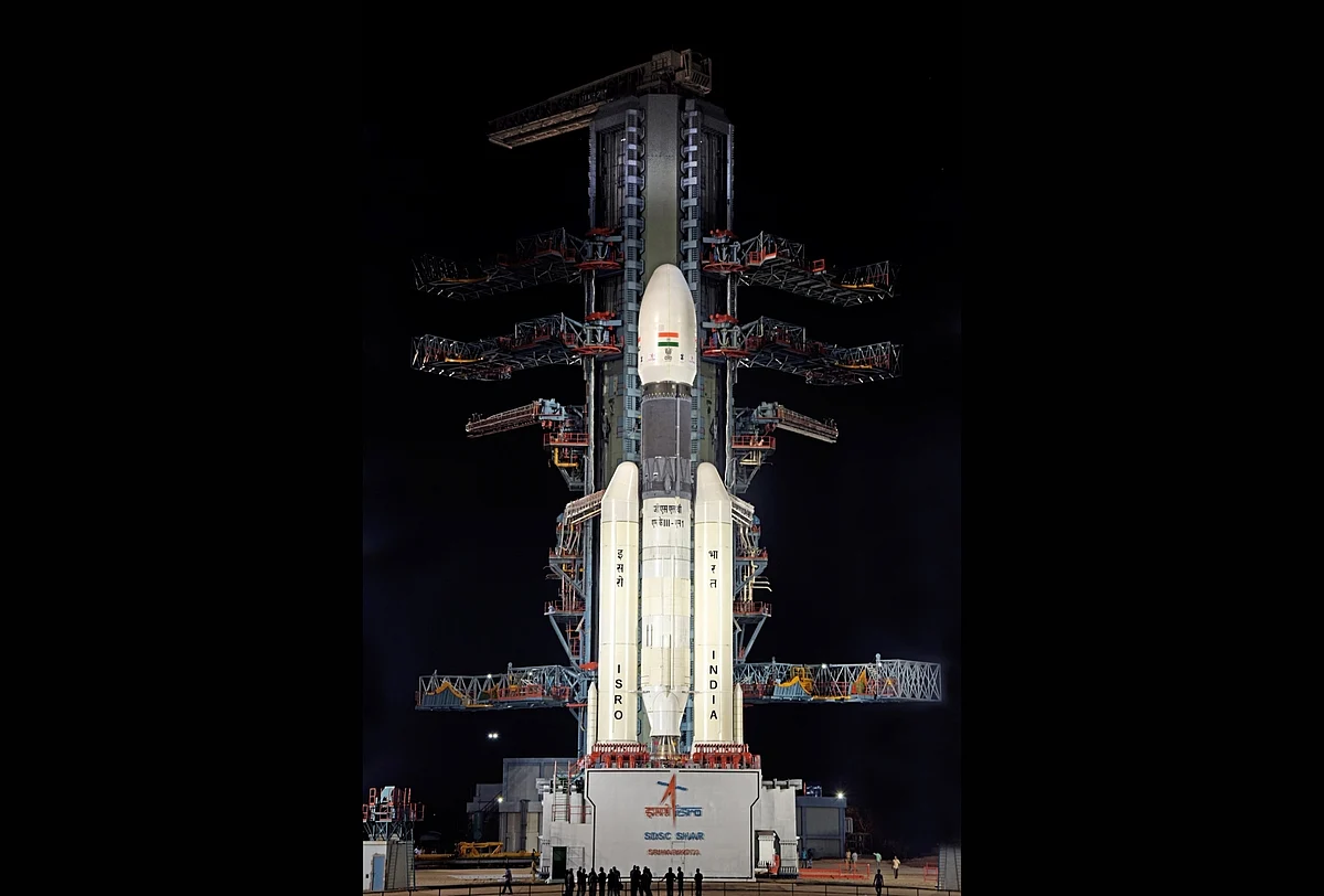 Moonshot 2: India’s ‘Bahubali’ rocket lifts off with Chandrayaan-2