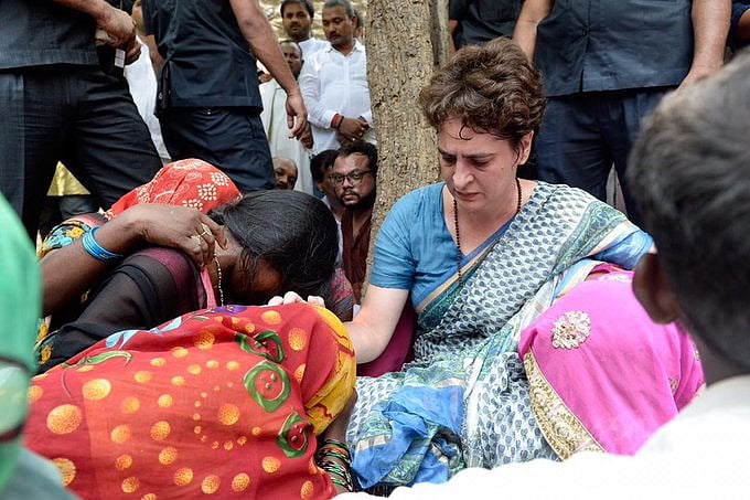 Congress delegation hands over  ₹10 lakh cheques each to Sonbhadra victims, as promised by Priyanka Gandhi