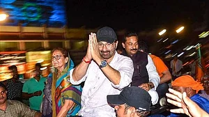 Sunny Deol appoints ‘representative’ to Gurdaspur constituency, Congress calls it ‘betrayal’ to voters