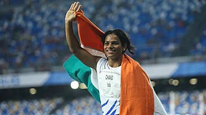 “You make India proud” as Dutee sprints to gold in Naples