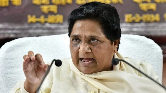 Isolation of the Dalit diva: Faced with an existential crisis, Mayawati looks for course correction