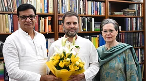 New Maha Cong chief Thorat calls on Sonia Gandhi, Rahul Gandhi