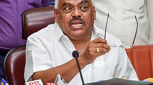 Karnataka: BJP mulling no-confidence motion against Speaker, JDS rules out supporting Yediyurappa