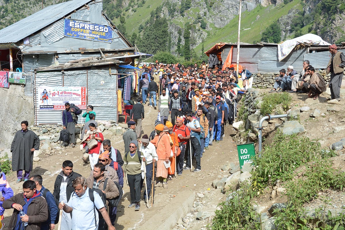 J&K govt cites terror threat; asks Amarnath yatris, tourists to leave at earliest 