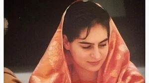 #SareeTwitter takes the social media platform by storm, Priyanka Gandhi joins in