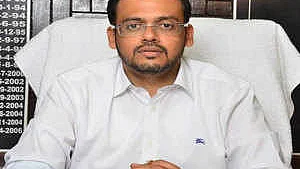 CBI raids UP IAS officer for illegal mining