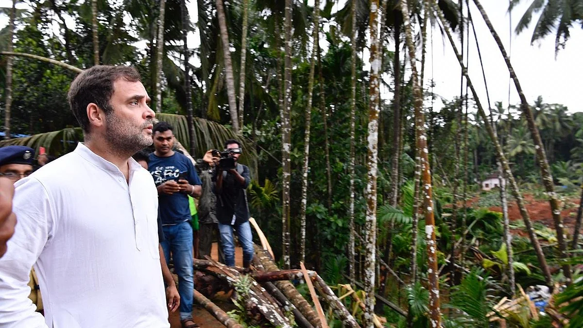 Rahul Gandhi visits Kavalapara in flood-hit Wayanad