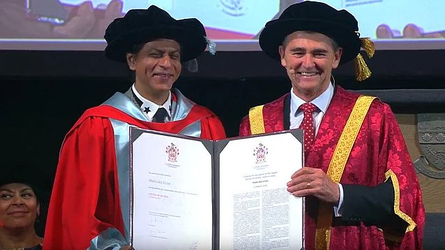 Shah Rukh Khan was awarded La Trobe doctorate for humanitarian work (Twitter)