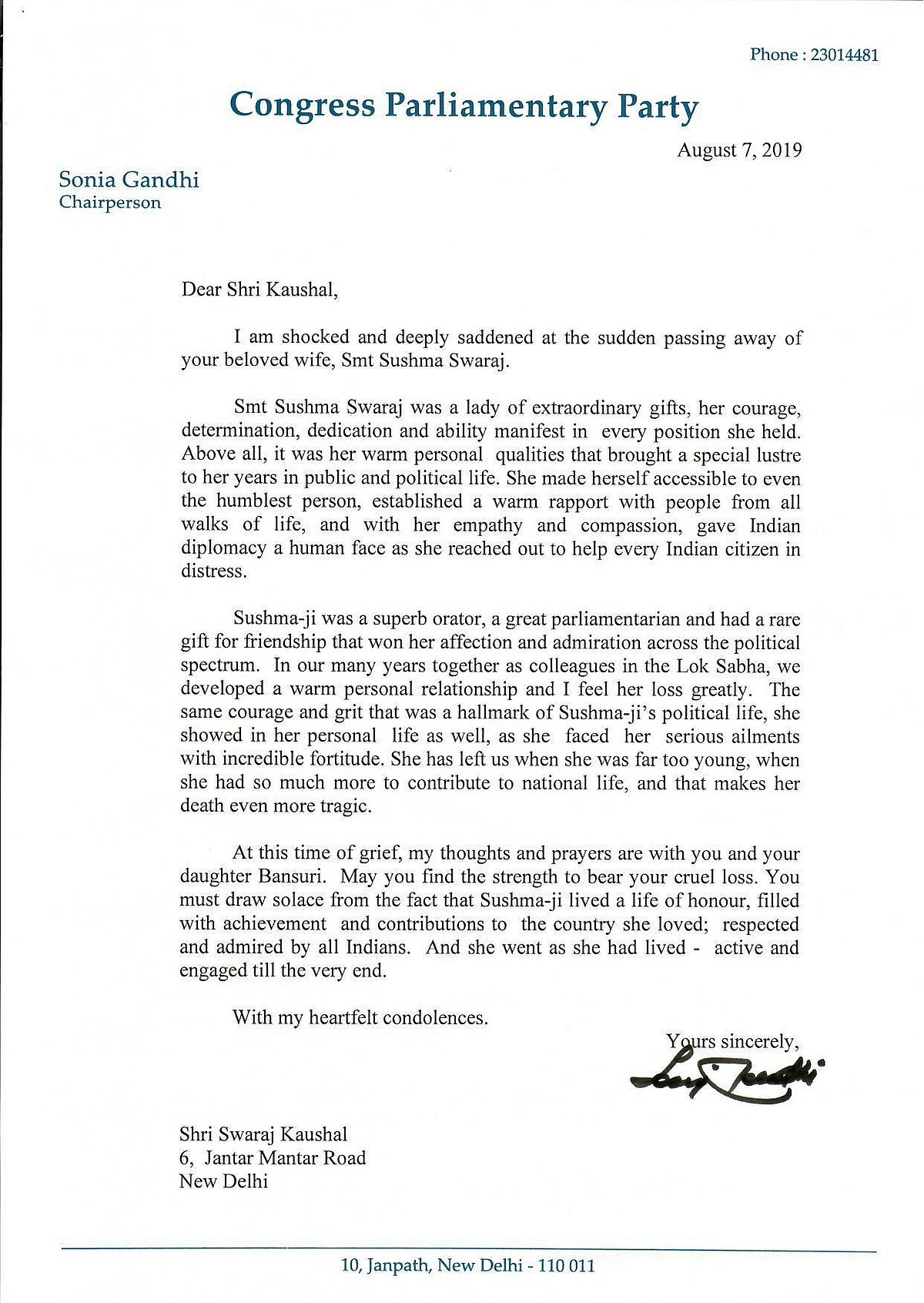 Sonia Gandhi pays tribute to Sushma Swaraj, the politician who threatened to shave off her head in protest