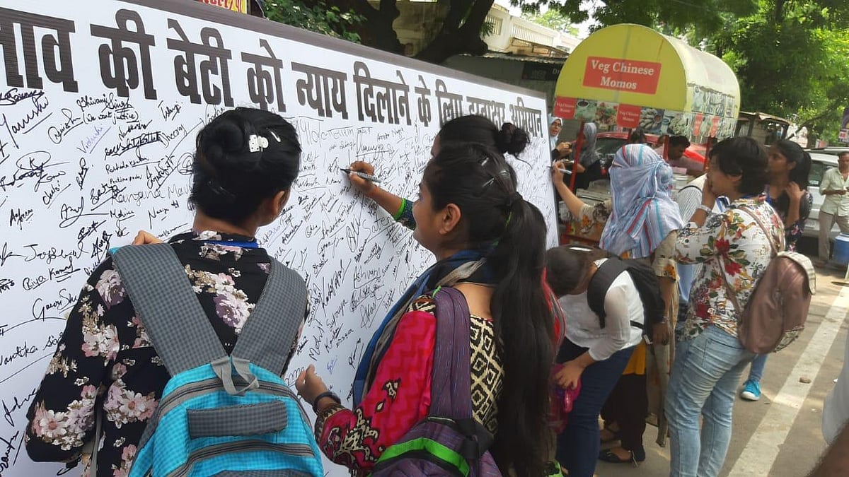 Overwhelming support for Congress signature campaign for justice to Unnao rape survivor