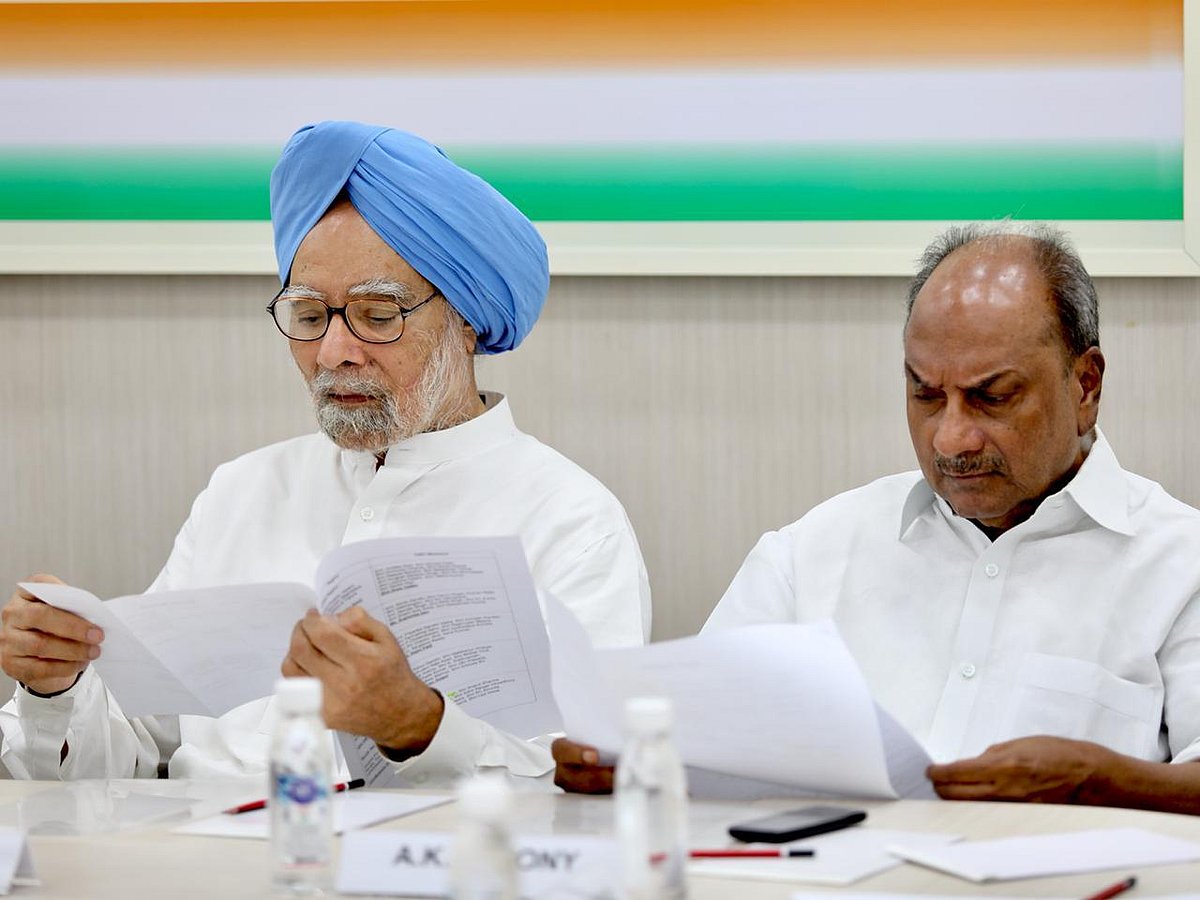 LIVE news updates: CWC accepts Rahul Gandhi’s resignation, Sonia Gandhi to be interim president