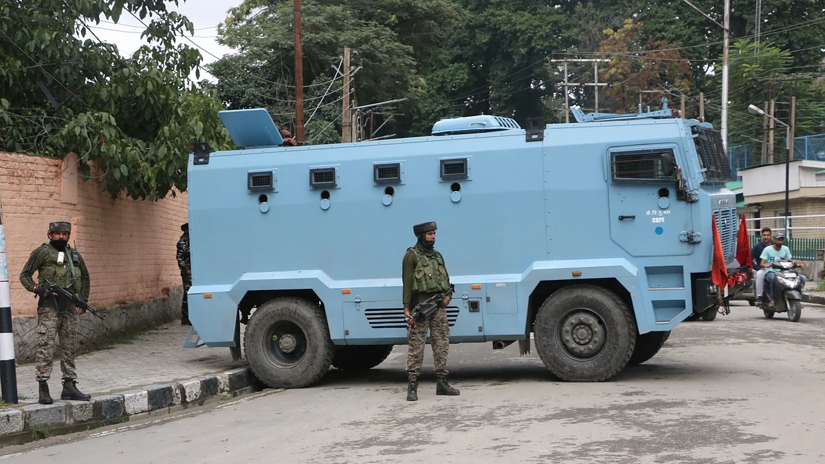 Srinagar has been under lock down (IANS photo).