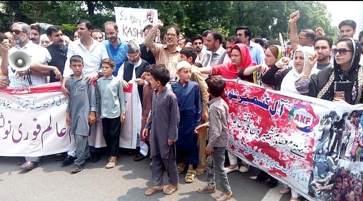 There were protests across Pakistan against India abrogating Article 370 from J&K.(photo courtesy: social media)