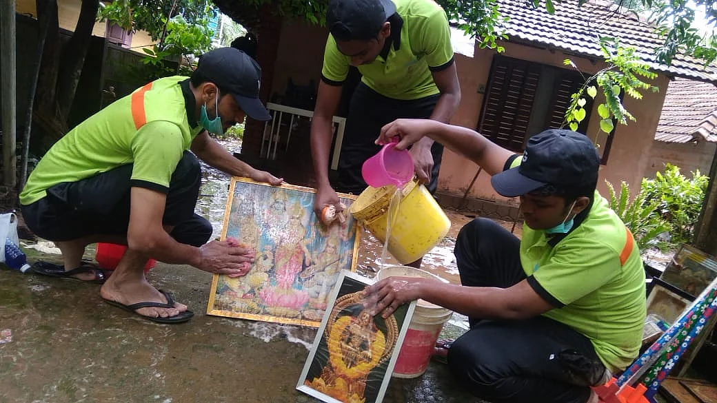 Kerala: Muslim League volunteers clean flooded Ram temple in Wayanad