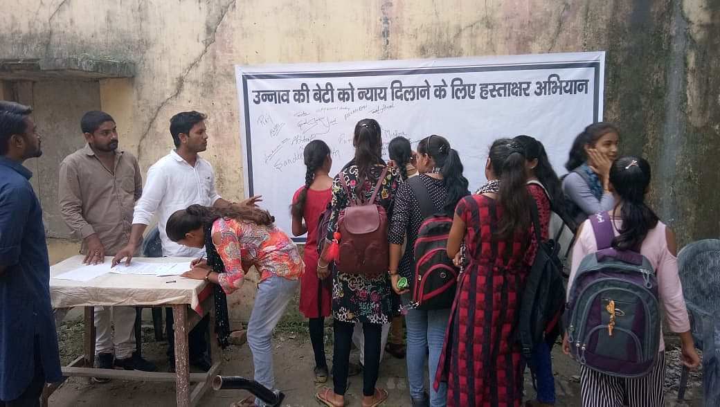 Overwhelming support for Congress signature campaign for justice to Unnao rape survivor