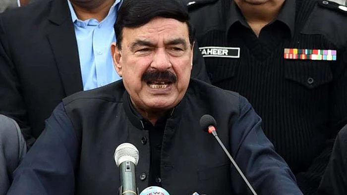 Pakistan Railway Minister pelted with eggs, punched in UK