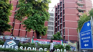 SP seeks removal of Rampur DM, SP before bypoll