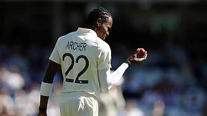 Ashes: England nose ahead after Archer heroics