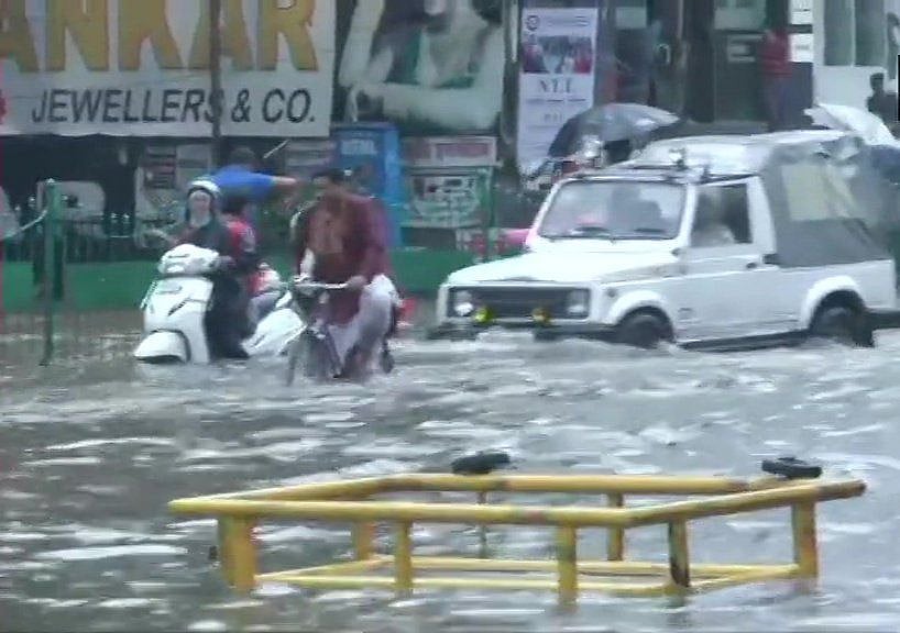 Heavy rains disrupt train services, life in Bihar  