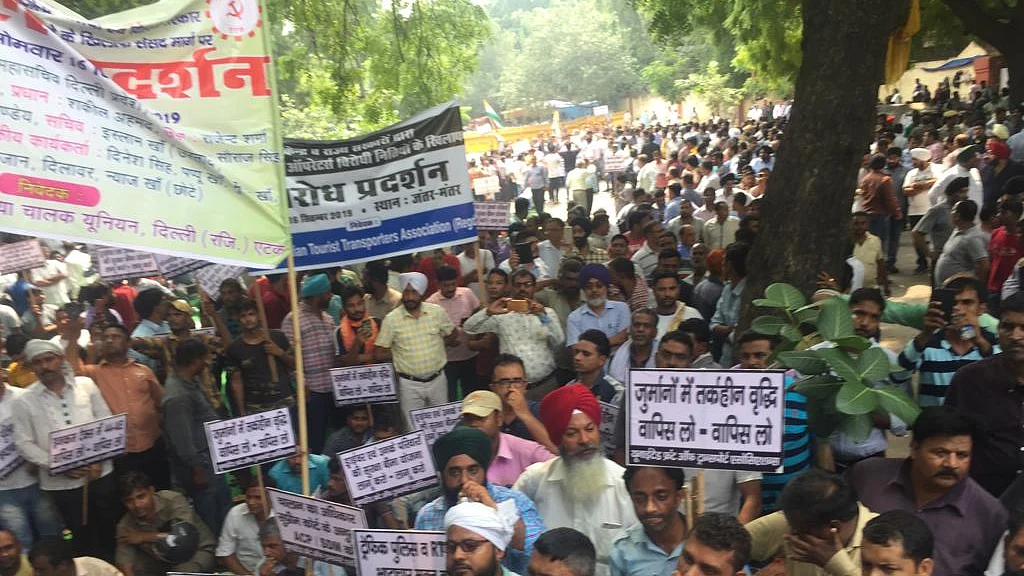 Delhi transporters chant, ‘Down with Modi’, call for a total strike on Thursday