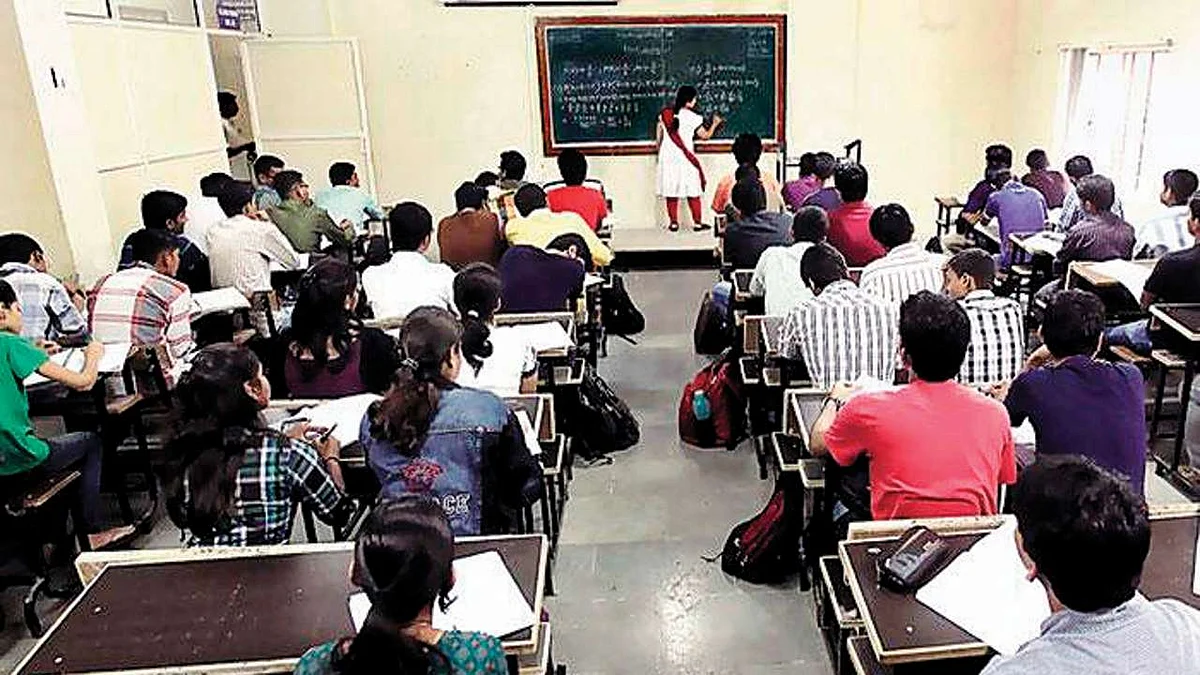 HRD Ministry awards Institution of Eminence status to 5 public institutes including IIT-K, IIT-M and BHU