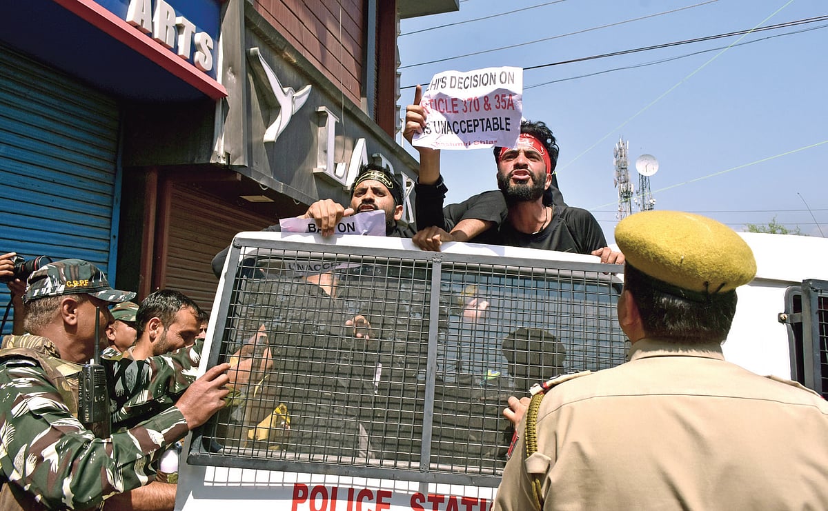 “Modi has destroyed us,” laments  vendor in Srinagar, wonders  why  honeymooning couples would return 