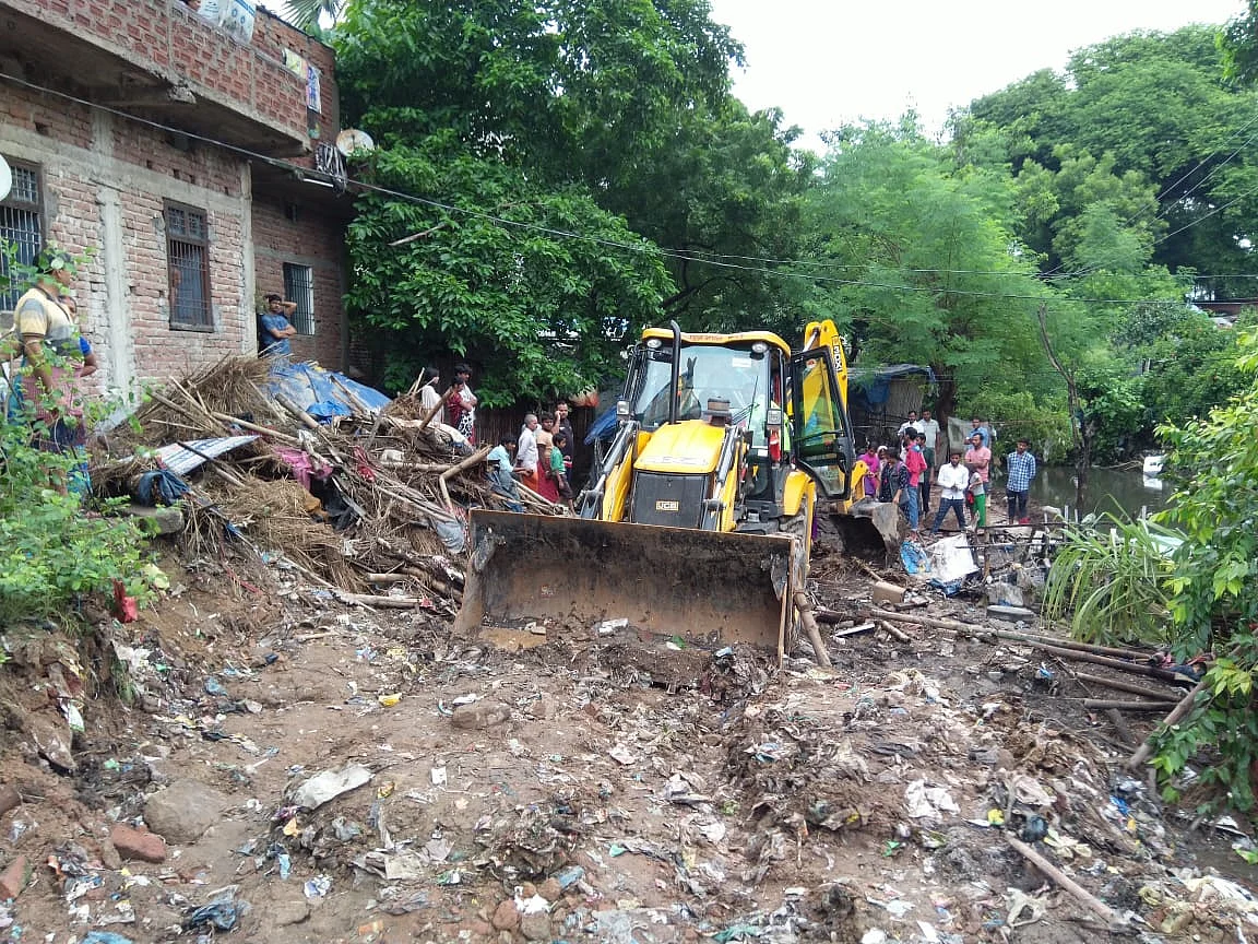Patna floods: As common people struggle with a civic crisis, Nitish govt demolishes slums