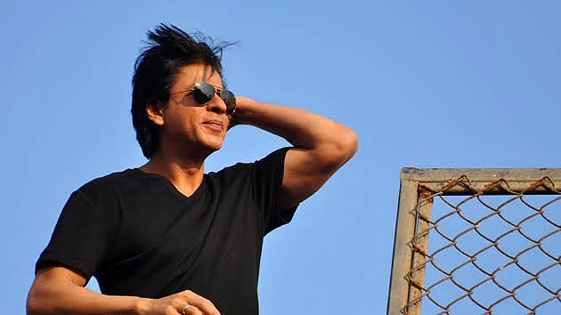 #AskSRK tops Twitter trend, Shah Rukh gives witty replies to fan queries  