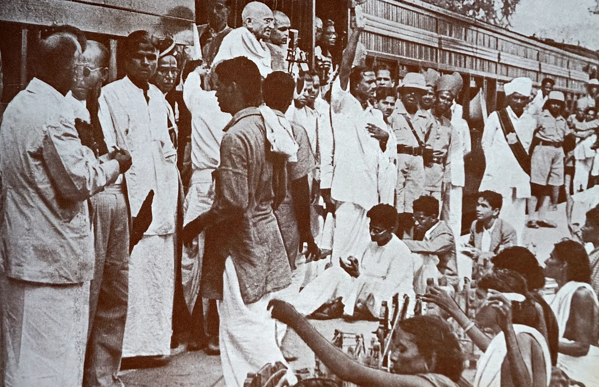 Ahmedabad’s textile mill owners and workers both rallied around Gandhi on his return from South Africa
