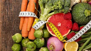Intermittent fasting with a 10-hour eating window can improve satiety, mood, and sleep