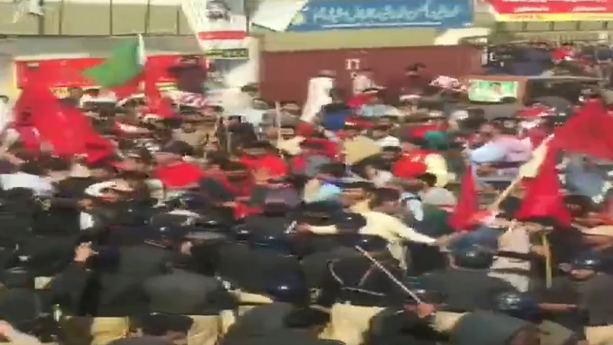 LIVE News Updates: Two dead & several injured as police lathi-charged protesters in Muzaffarabad