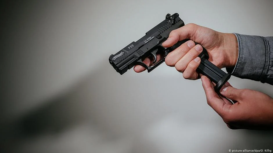 German accused of smuggling gun parts put on trial