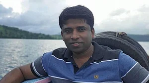 Modi govt serves chargesheet to Kannan Gopinath, IAS who resigned over abrogation of Article 370