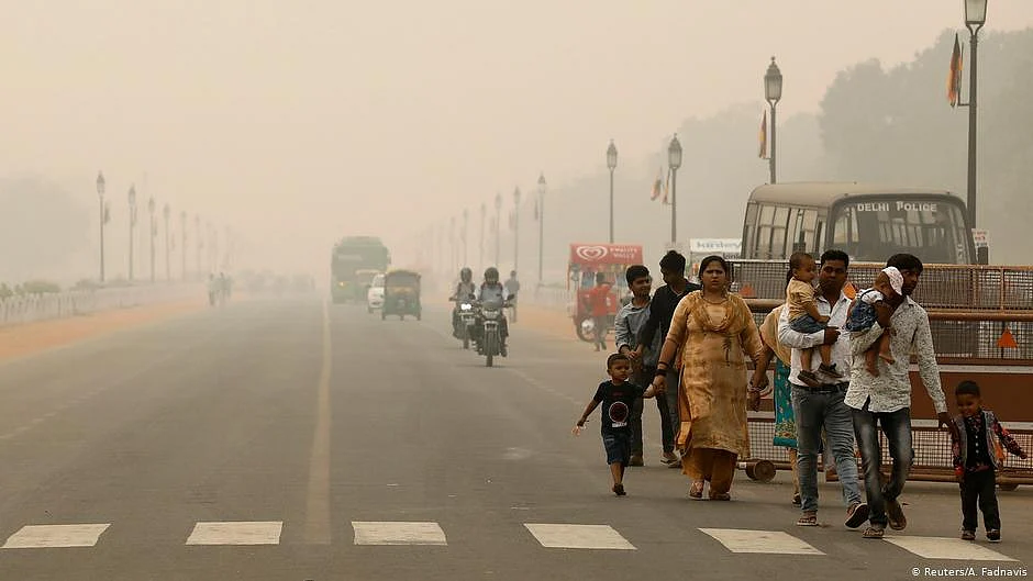 India: Smog causes health emergency 