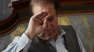 Pakistan court allows ailing ex-pm Sharif to travel abroad for treatment