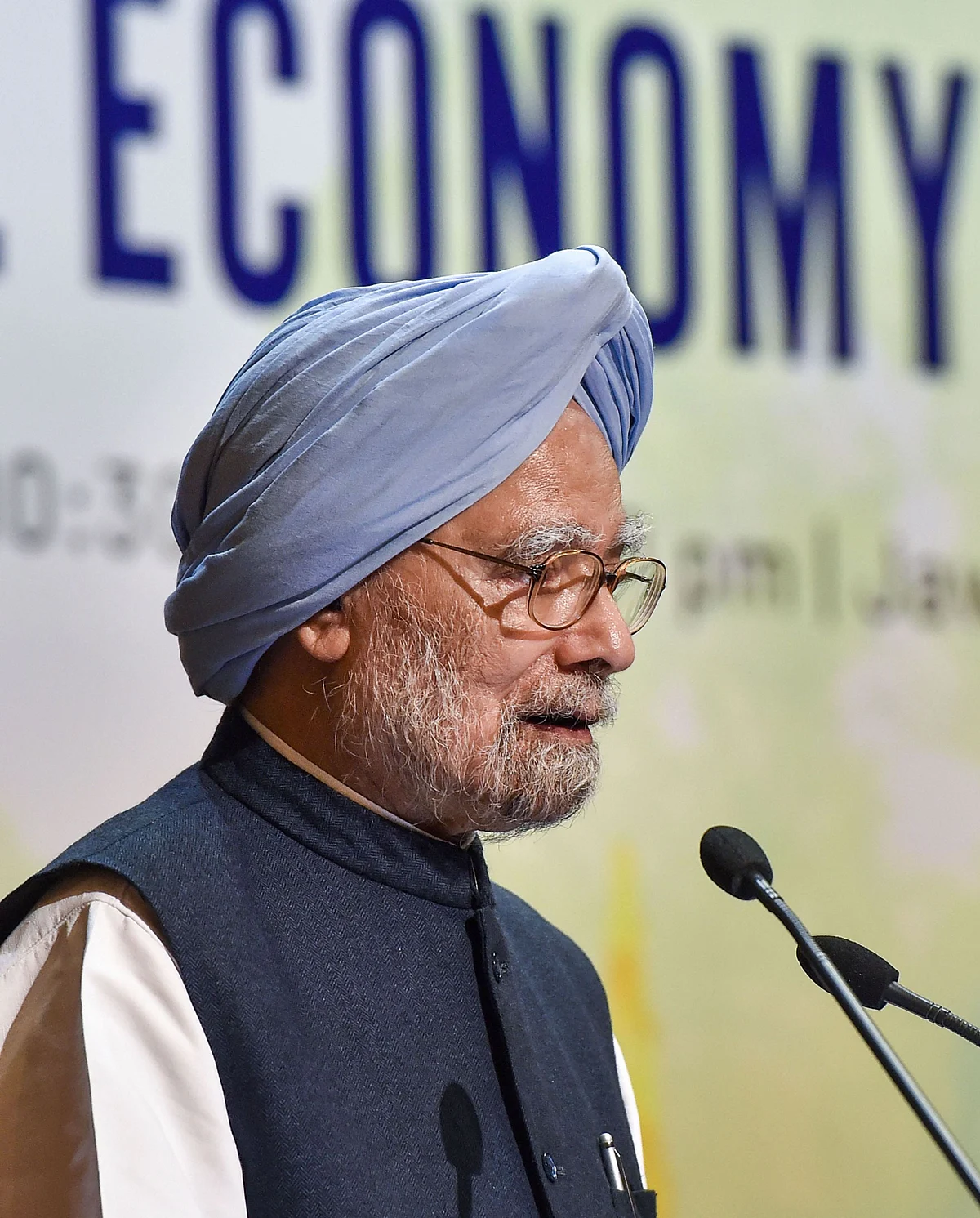 Former PM Manmohan Singh delivering the valedictory address at National Economy Conclave organised by Rajiv Gandhi Institute for Contemporary Studies in New Delhi, on Friday, Nov 29, 2019.