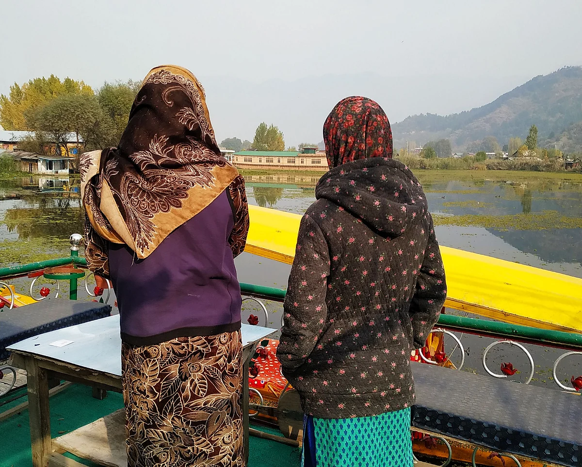 Srinagar’s iconic houseboats face a harsh winter and a bleak future