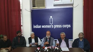 JNUSU ex-presidents demand inquiry into lathi charge by HC judge; all India protest on Nov 27