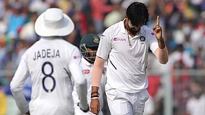 India vs Bangladesh, Pink Ball Test LIVE: India loses its first wicket, Mayank goes for 14, India 26 for 1