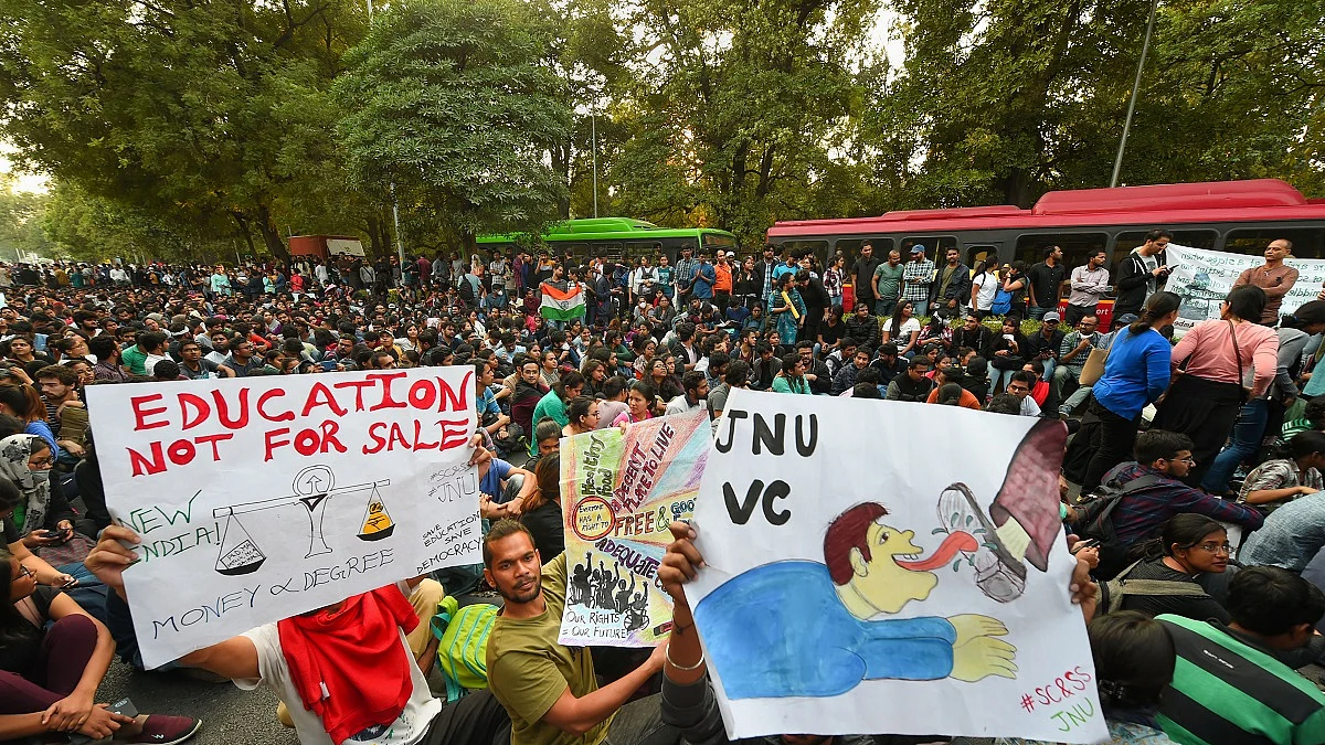 JNU issue rocks Parliament, Opposition demands probe into police atrocities