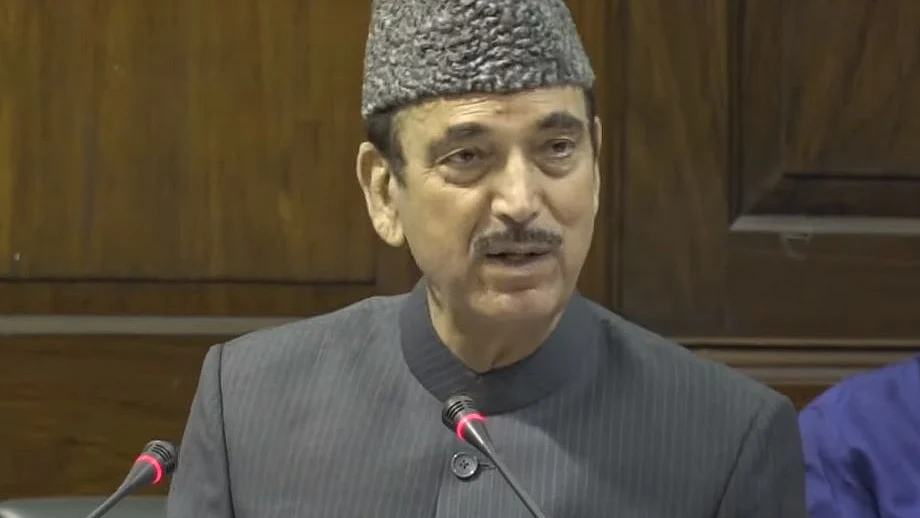 Ghulam Nabi Azad addressing the media over electoral bonds at Parliament House on Wednesday, Nov 20, 2019.