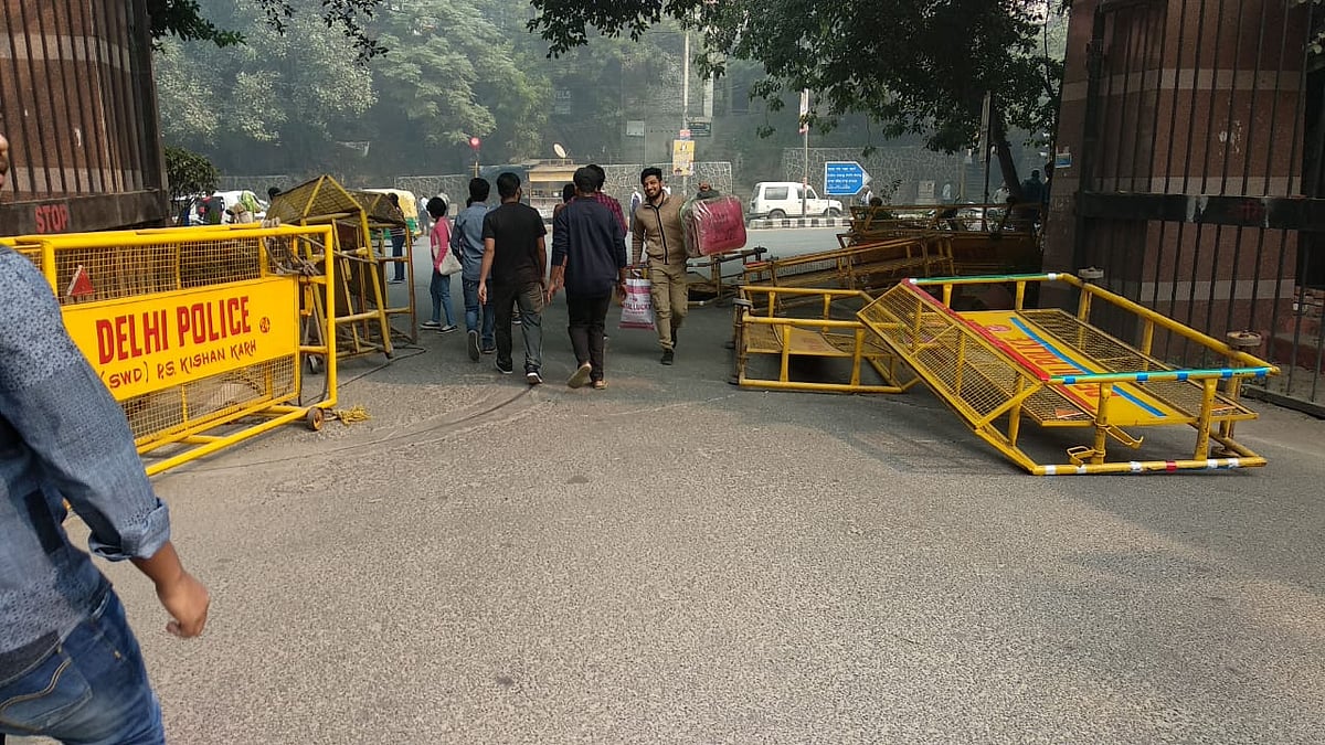 Students stage protest outside JNU over fee hike, dress code