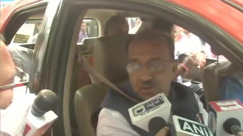 BJP leader Vijay Goel violates Odd Even scheme, says ‘ready to pay fine’