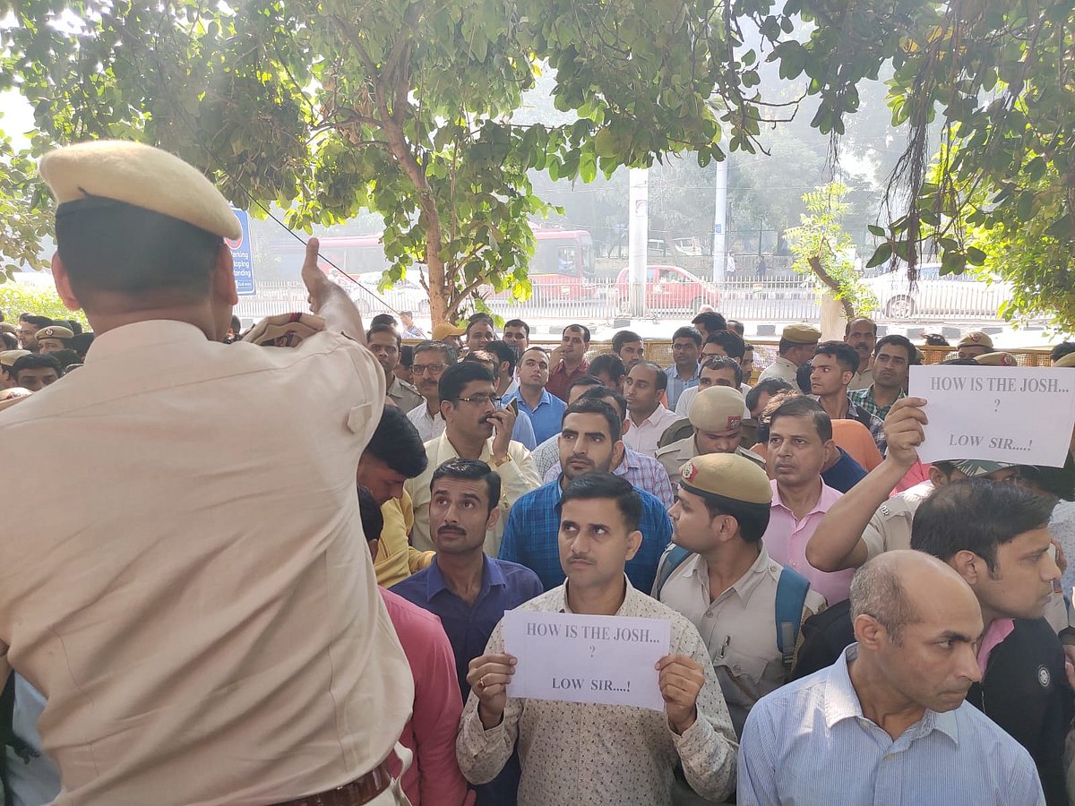 Tis Hazari violence: Best treatment and compensation to be ensured for injured advocates, cops, says Delhi LG