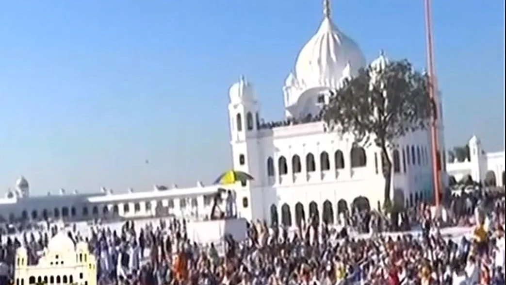 Pilgrims at Gurudwara Karatarpur Sahib on the inaugural day, Nov 9, 2019.