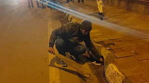 Protesting Jamia students clean up roads, win hearts