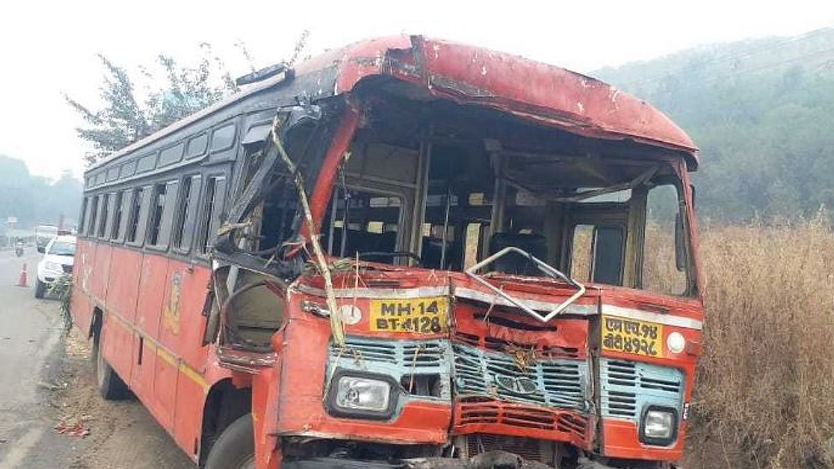 15 students among 16 injured in bus-tractor collision in Pune
