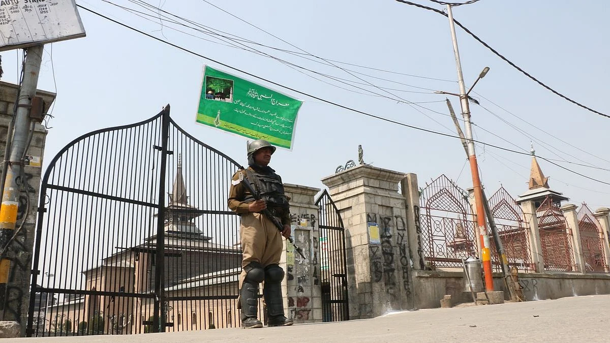 No congregational prayers at Srinagar’s Jamia Masjid for ‘record’ 18th consecutive Friday 
