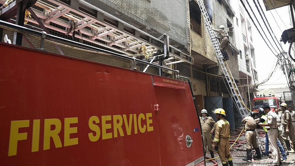 India warehouse fire kills several in New Delhi